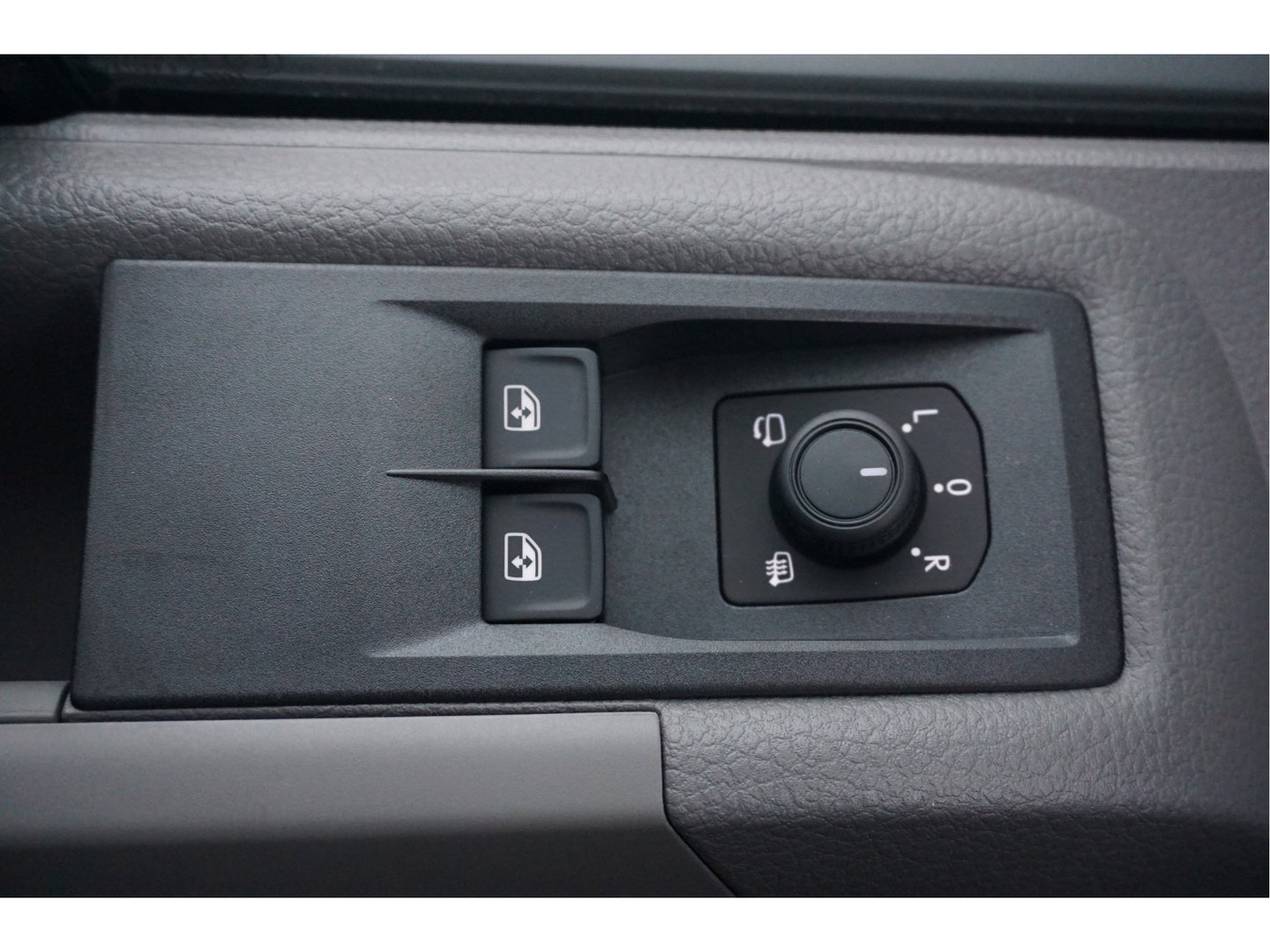 Volkswagen Crafter 35 177PK L3H2 AUT Facelift BPM VRIJ!! 13" Navi, Cam, Gev. Stoel, Alarm, LED!! NR. 340