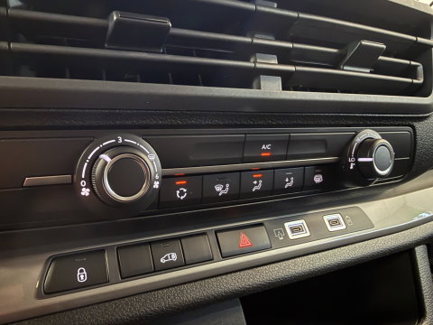 Opel Vivaro-e Electric L2 75 kWh 3 Persoons Achteruitrijcamera Navigatie