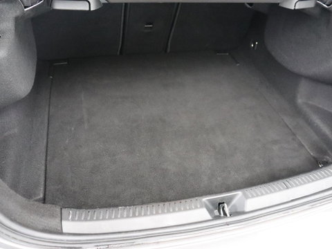 Mercedes-Benz A-Klasse 180 Advantage | Stoelverwarming | Carplay | Half leder | Widescreen | Navigatie | Park Assist | Full LED | DAB | Camera | Navigatie | Climate control | Cruise control | Bluetooth