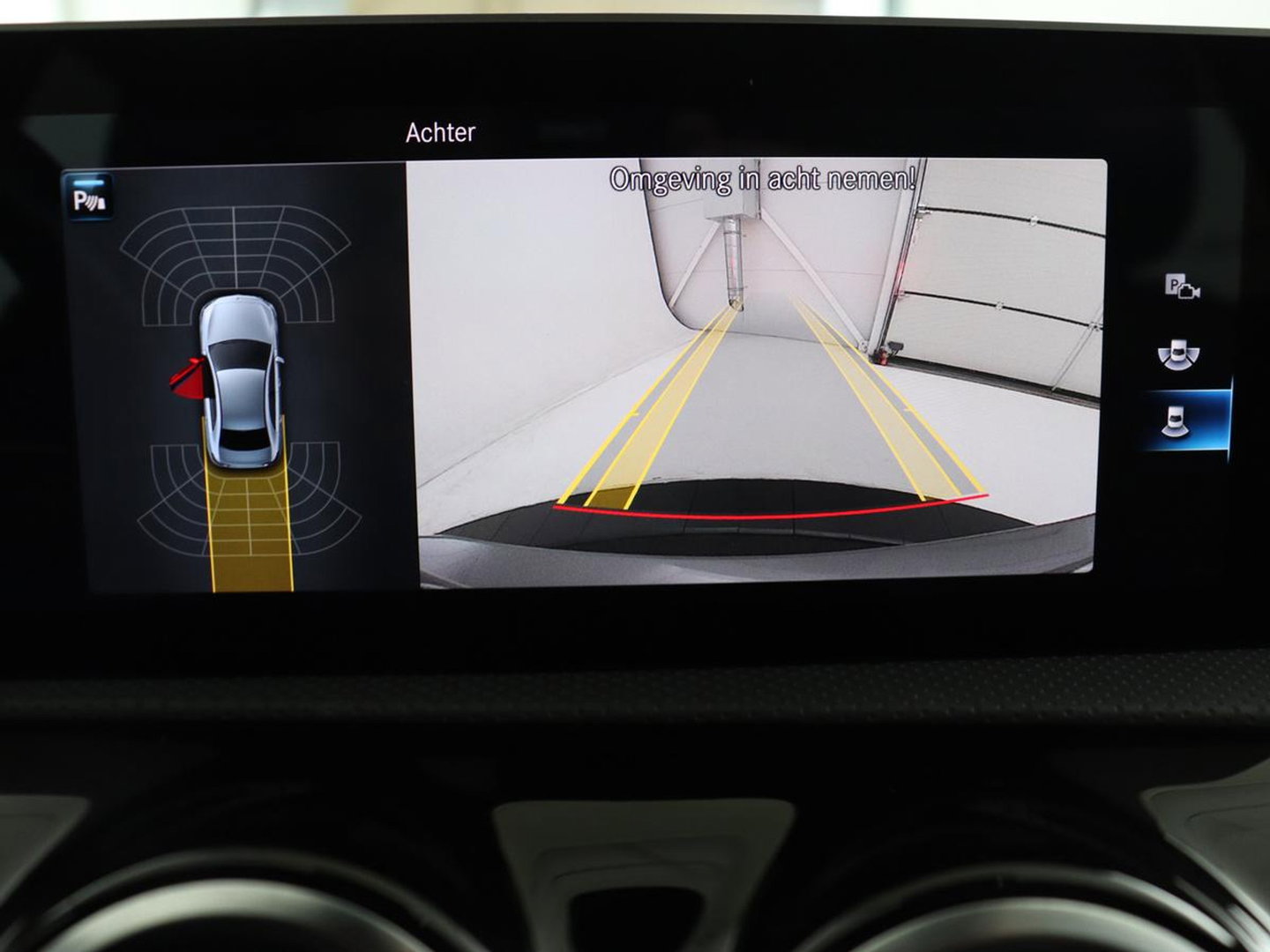 Mercedes-Benz A-Klasse 180 Advantage | Stoelverwarming | Carplay | Half leder | Widescreen | Navigatie | Park Assist | Full LED | DAB | Camera | Navigatie | Climate control | Cruise control | Bluetooth