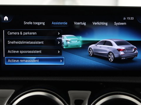 Mercedes-Benz A-Klasse 180 Advantage | Stoelverwarming | Carplay | Half leder | Widescreen | Navigatie | Park Assist | Full LED | DAB | Camera | Navigatie | Climate control | Cruise control | Bluetooth