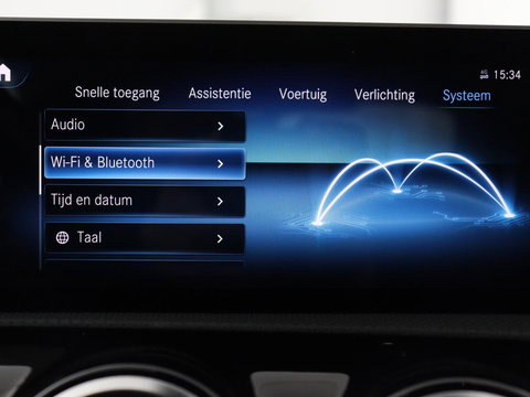 Mercedes-Benz A-Klasse 180 Advantage | Stoelverwarming | Carplay | Half leder | Widescreen | Navigatie | Park Assist | Full LED | DAB | Camera | Navigatie | Climate control | Cruise control | Bluetooth