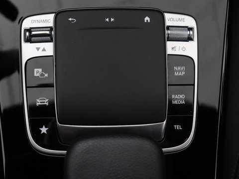 Mercedes-Benz A-Klasse 180 Advantage | Stoelverwarming | Carplay | Half leder | Widescreen | Navigatie | Park Assist | Full LED | DAB | Camera | Navigatie | Climate control | Cruise control | Bluetooth
