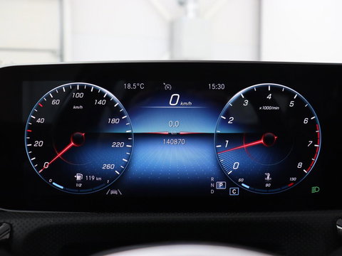 Mercedes-Benz A-Klasse 180 Advantage | Stoelverwarming | Carplay | Half leder | Widescreen | Navigatie | Park Assist | Full LED | DAB | Camera | Navigatie | Climate control | Cruise control | Bluetooth