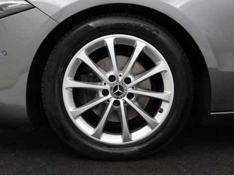 Mercedes-Benz A-Klasse 180 Advantage | Stoelverwarming | Carplay | Half leder | Widescreen | Navigatie | Park Assist | Full LED | DAB | Camera | Navigatie | Climate control | Cruise control | Bluetooth