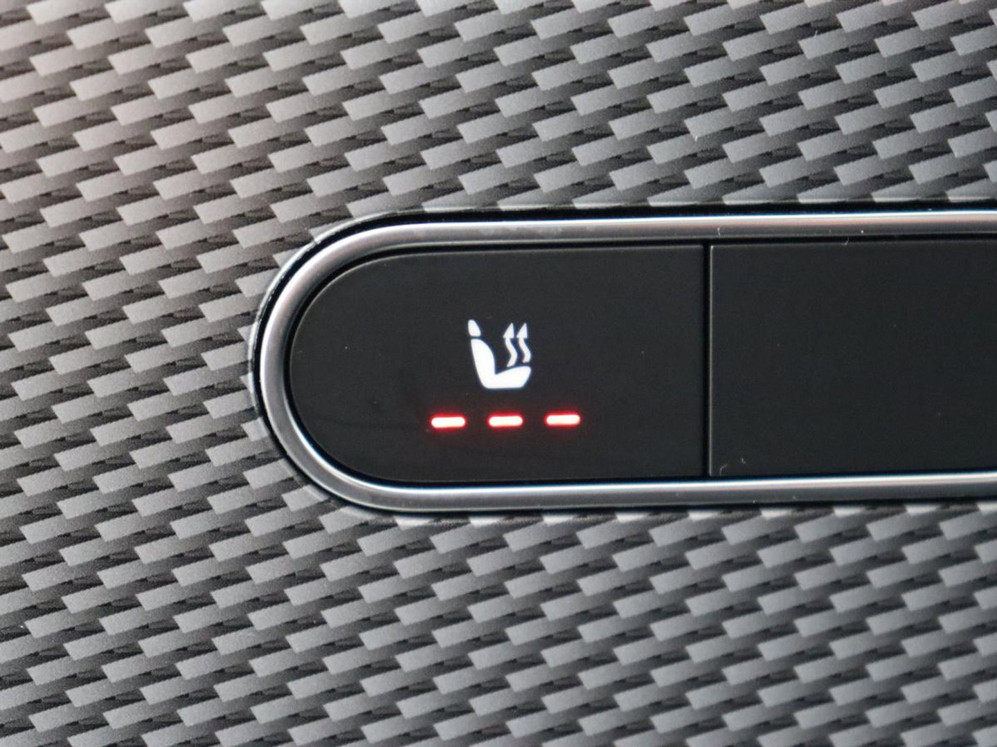 Mercedes-Benz A-Klasse 180 Advantage | Stoelverwarming | Carplay | Half leder | Widescreen | Navigatie | Park Assist | Full LED | DAB | Camera | Navigatie | Climate control | Cruise control | Bluetooth