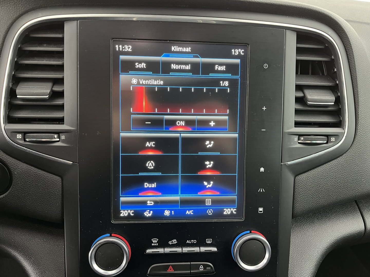 Renault Mégane Estate 1.6 TCe GT Aut. *FULL-LED | NAVI-FULLMAP | BOSE-SOUND | DIGI-COCKPIT | SPORT-SEATS | SHIFT-PADDLES | DAB+ | KEYLESS | PRIVACY-GLASS | ECC | PDC | CRUISE | 18''ALU*