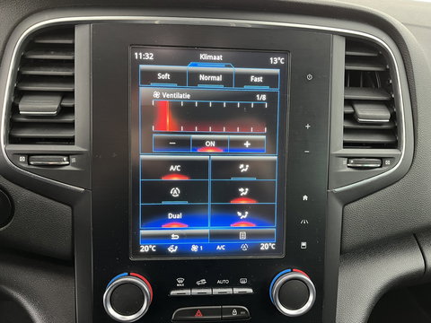 Renault Mégane Estate 1.6 TCe GT Aut. *FULL-LED | NAVI-FULLMAP | BOSE-SOUND | DIGI-COCKPIT | SPORT-SEATS | SHIFT-PADDLES | DAB+ | KEYLESS | PRIVACY-GLASS | ECC | PDC | CRUISE | 18''ALU*