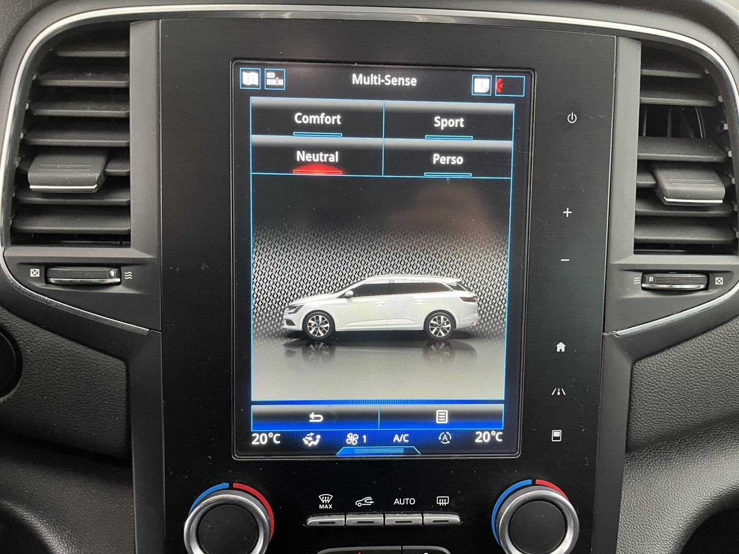 Renault Mégane Estate 1.6 TCe GT Aut. *FULL-LED | NAVI-FULLMAP | BOSE-SOUND | DIGI-COCKPIT | SPORT-SEATS | SHIFT-PADDLES | DAB+ | KEYLESS | PRIVACY-GLASS | ECC | PDC | CRUISE | 18''ALU*