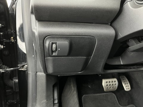 Renault Mégane Estate 1.6 TCe GT Aut. *FULL-LED | NAVI-FULLMAP | BOSE-SOUND | DIGI-COCKPIT | SPORT-SEATS | SHIFT-PADDLES | DAB+ | KEYLESS | PRIVACY-GLASS | ECC | PDC | CRUISE | 18''ALU*