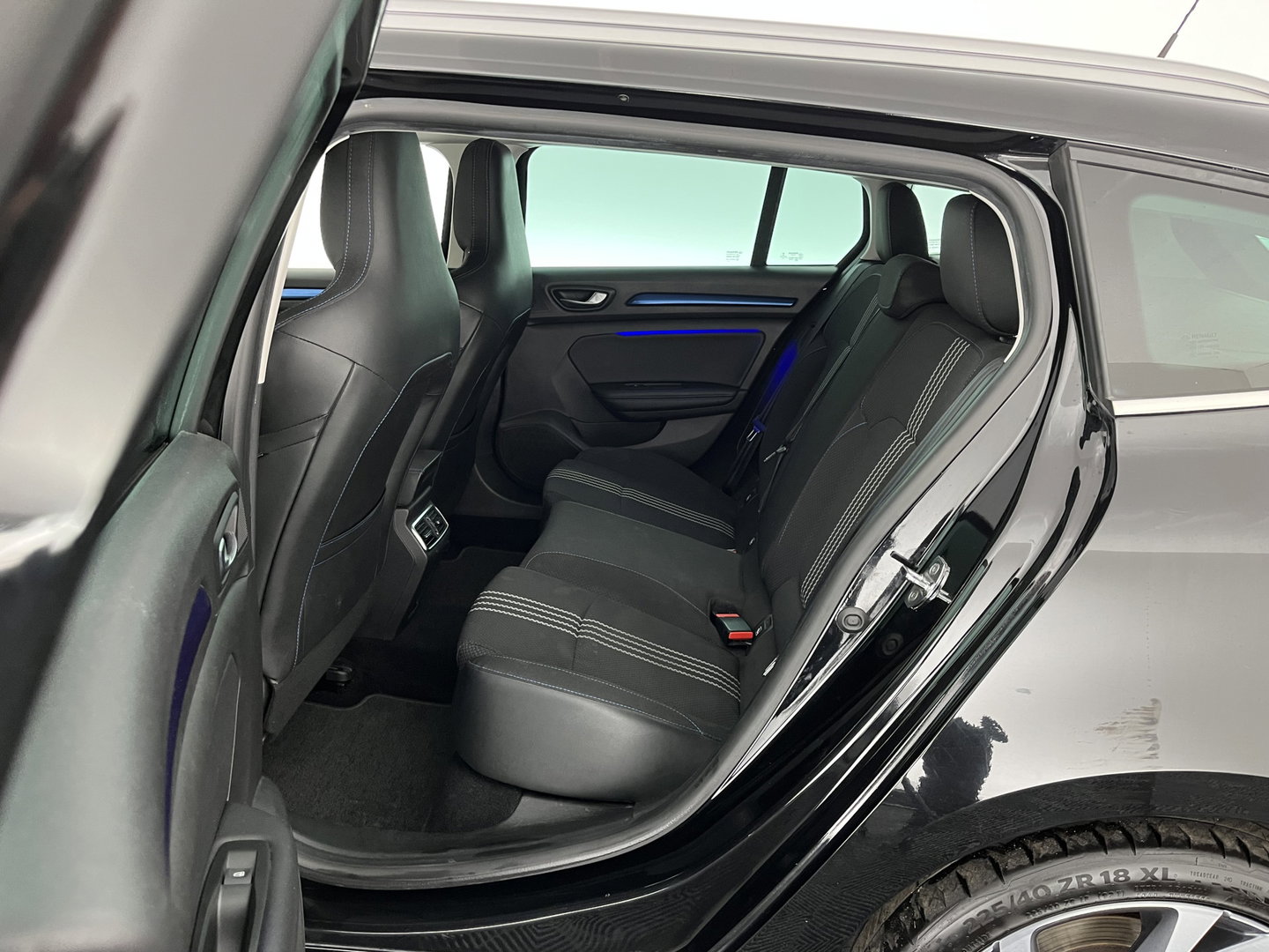 Renault Mégane Estate 1.6 TCe GT Aut. *FULL-LED | NAVI-FULLMAP | BOSE-SOUND | DIGI-COCKPIT | SPORT-SEATS | SHIFT-PADDLES | DAB+ | KEYLESS | PRIVACY-GLASS | ECC | PDC | CRUISE | 18''ALU*