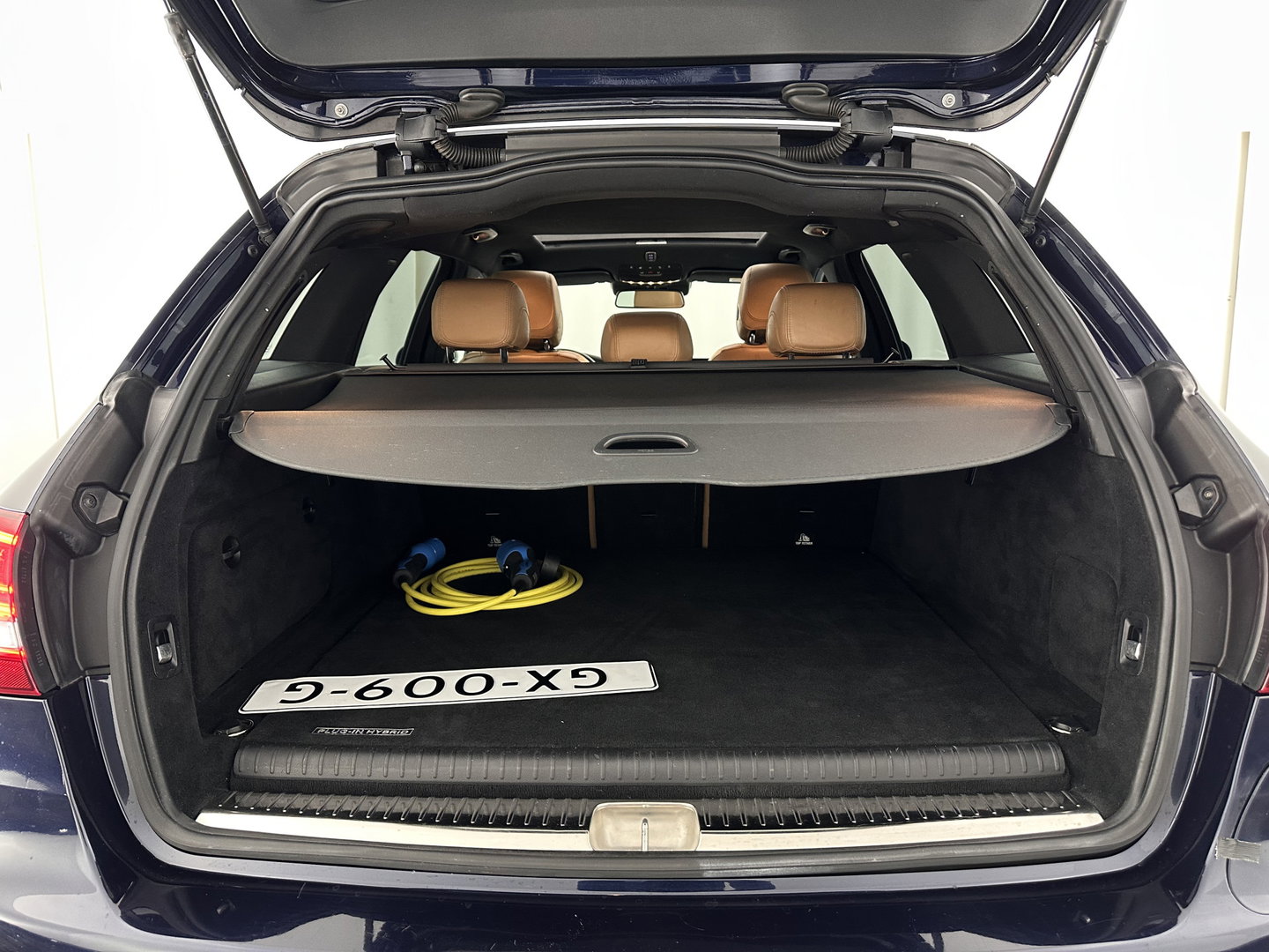 Mercedes-Benz C-Klasse Estate 350 e Lease Edition (Plug-In) Aut. *PANO | LEATHER | TOPVIEW | BURMESTER | AIRMATIC | HEAD-UP | FULL-LED | HEATED-SPORTSEATS | NAVI-FULLMAP | ECC | TOWBAR | PDC | SHIFTPADDLES | CRUISE | 18''ALU *