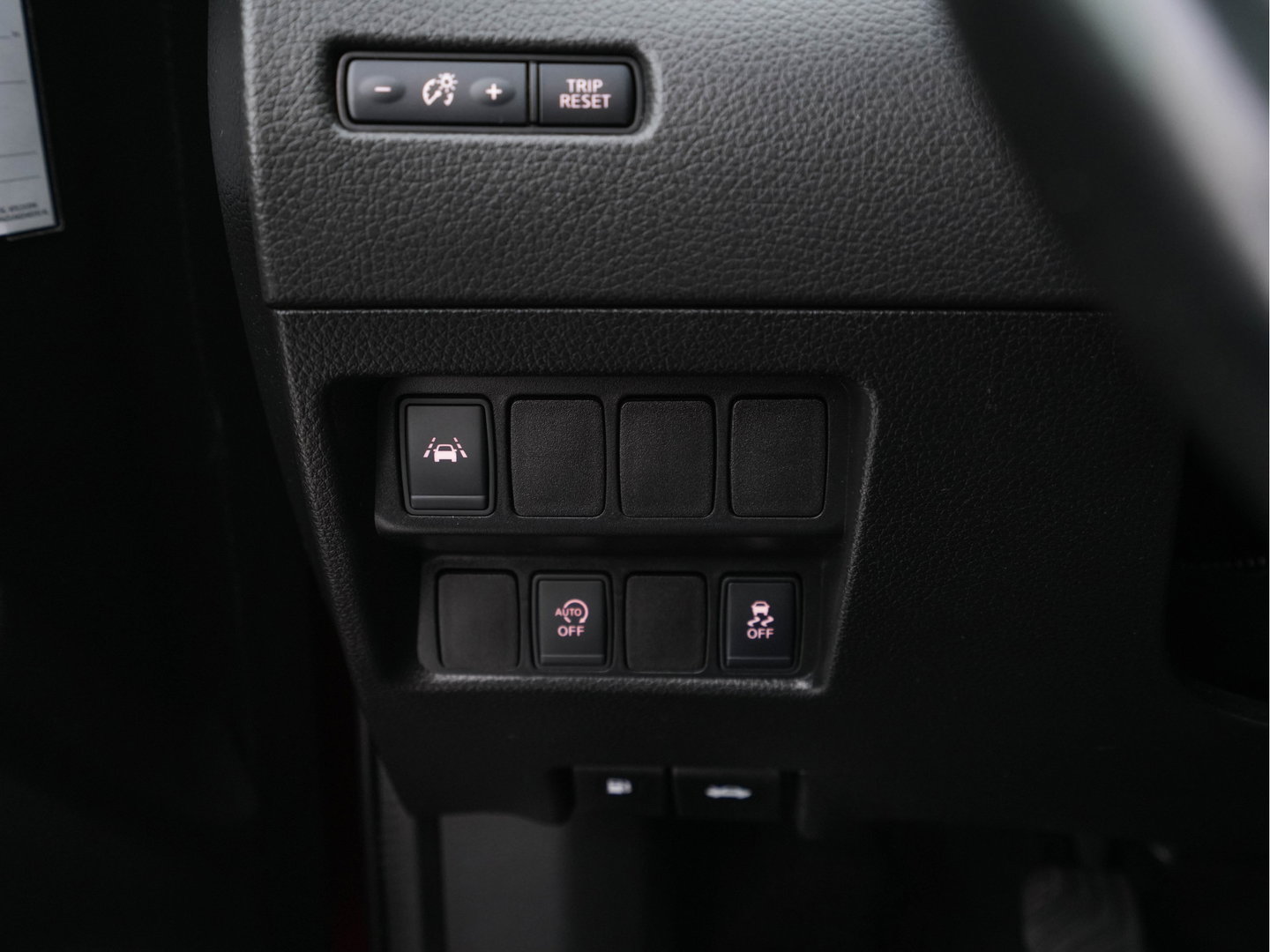 Nissan QASHQAI 1.2 Tekna *PANO | FULL-LEATHER | TOP-VIEW | BLIND-SPOT | NAVI-FULLMAP | HEATED-COMFORTSEATS | KEYLESS | DAB+ | PRIVACY-GLASS | 19''ALU*