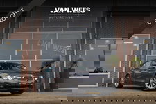 BMW 3 Serie - Touring 318i LCI Luxury Edition | NL auto | Facelift | Driving Assistant | Stuurverwarming | Camera | DAB | LED | HiFi | Leer | Sportstoelen | Sportstuur | Cruise control