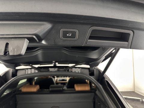 Land Rover Range Rover Velar 2.0 I4 AWD R-Dynamic HSE (INCL.BTW) Aut. *PANO | LEATHER | MATRIX-LED | MEMORY-PACK | BLINDSPOT | MERIDIAN-SURROUND | DIGI-COCKPIT | CAMERA | KEYLESS | HEATED-COMFORTSEATS | PRIVACYGLASS | SHIFTPADDLES | 22''ALU*