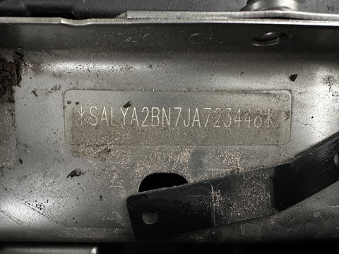 Land Rover Range Rover Velar 2.0 I4 AWD R-Dynamic HSE (INCL.BTW) Aut. *PANO | LEATHER | MATRIX-LED | MEMORY-PACK | BLINDSPOT | MERIDIAN-SURROUND | DIGI-COCKPIT | CAMERA | KEYLESS | HEATED-COMFORTSEATS | PRIVACYGLASS | SHIFTPADDLES | 22''ALU*