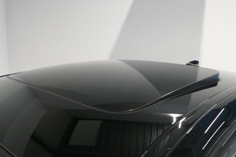 BMW 5 Serie 530e xDrive M Sport / Schuif-/kanteldak/ M Performance stoelen / M Sport Bodykit / Elektr. verstelbare voorstoelen / Harman Kardon Surround Sound / HUD / 20'' LMV / Rondomzichtcamera / Apple Carplay - Android Auto / Stoelverwarming / Ambienteverlichting /