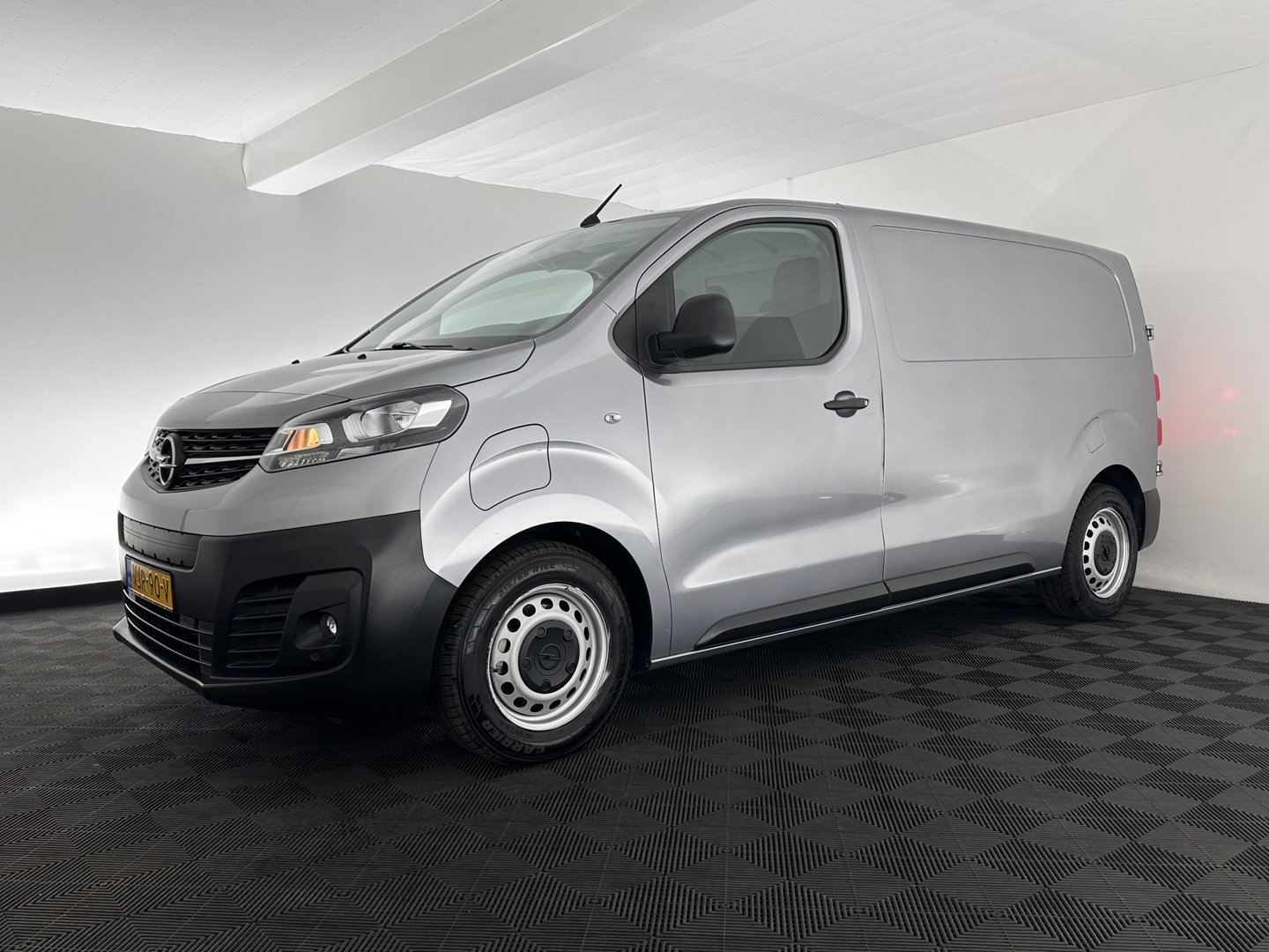 Opel Vivaro-e L2H1 Edition 75 kWh [ 3-Fase ] {SOH-100%} Aut. *LEATHER | NAVI-FULLMAP | CAMERA | AIRCO | DAB+ | PDC | CRUISE | CARPLAY*