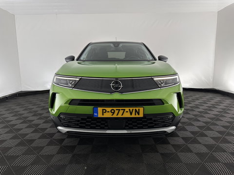 Opel Mokka-e Ultimate 50-kWh 7.4kw bl. [ 3-Fase ] {SOH-84%} (INCL-BTW) *FULL-LED | LEATHER-MICROFIBRE | ADAPTIVE-CRUISE | HEATED-SPORTSEATS | DAB+ | KEYLESS | DIGI-COCKPIT | CARPLAY | AMBIENT-LIGHT | CAMERA | LANE-ASSIST | 18"ALU*