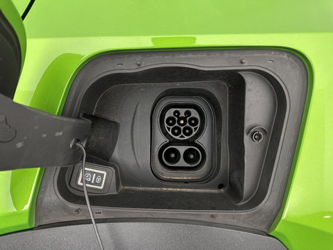 Opel Mokka-e Ultimate 50-kWh 7.4kw bl. [ 3-Fase ] {SOH-84%} (INCL-BTW) *FULL-LED | LEATHER-MICROFIBRE | ADAPTIVE-CRUISE | HEATED-SPORTSEATS | DAB+ | KEYLESS | DIGI-COCKPIT | CARPLAY | AMBIENT-LIGHT | CAMERA | LANE-ASSIST | 18"ALU*