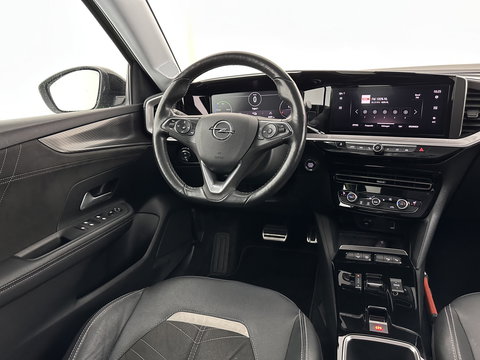 Opel Mokka-e Ultimate 50-kWh 7.4kw bl. [ 3-Fase ] {SOH-84%} (INCL-BTW) *FULL-LED | LEATHER-MICROFIBRE | ADAPTIVE-CRUISE | HEATED-SPORTSEATS | DAB+ | KEYLESS | DIGI-COCKPIT | CARPLAY | AMBIENT-LIGHT | CAMERA | LANE-ASSIST | 18"ALU*