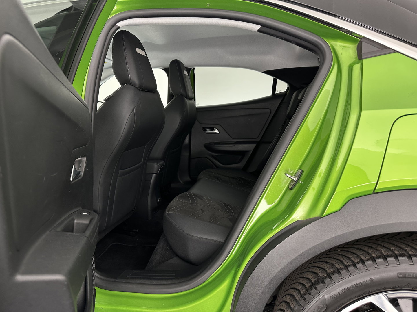 Opel Mokka-e Ultimate 50-kWh 7.4kw bl. [ 3-Fase ] {SOH-84%} (INCL-BTW) *FULL-LED | LEATHER-MICROFIBRE | ADAPTIVE-CRUISE | HEATED-SPORTSEATS | DAB+ | KEYLESS | DIGI-COCKPIT | CARPLAY | AMBIENT-LIGHT | CAMERA | LANE-ASSIST | 18"ALU*