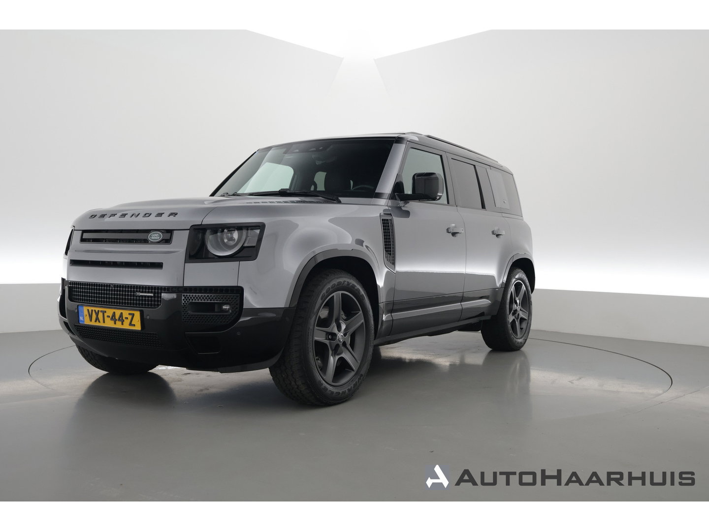 Land Rover Defender 3.0 D300 110 X-Dynamic - Grijs Kenteken | Luchtvering | Leder+Memory | Dig. Cockpit | 360*+PDC | Meridian | Nav+App.Connect | Winterpack | V