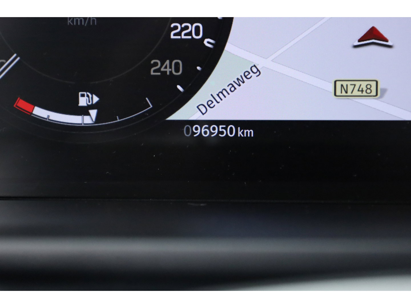 Land Rover Defender 3.0 D300 110 X-Dynamic - Grijs Kenteken | Luchtvering | Leder+Memory | Dig. Cockpit | 360*+PDC | Meridian | Nav+App.Connect | Winterpack | V