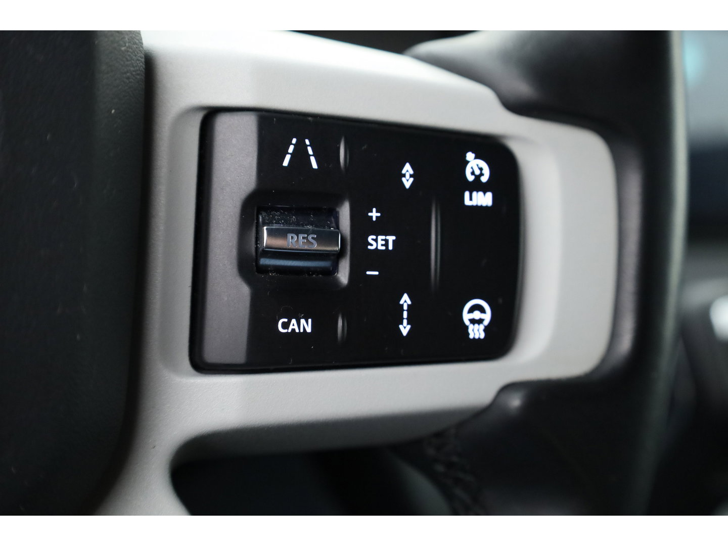 Land Rover Defender 3.0 D300 110 X-Dynamic - Grijs Kenteken | Luchtvering | Leder+Memory | Dig. Cockpit | 360*+PDC | Meridian | Nav+App.Connect | Winterpack | V