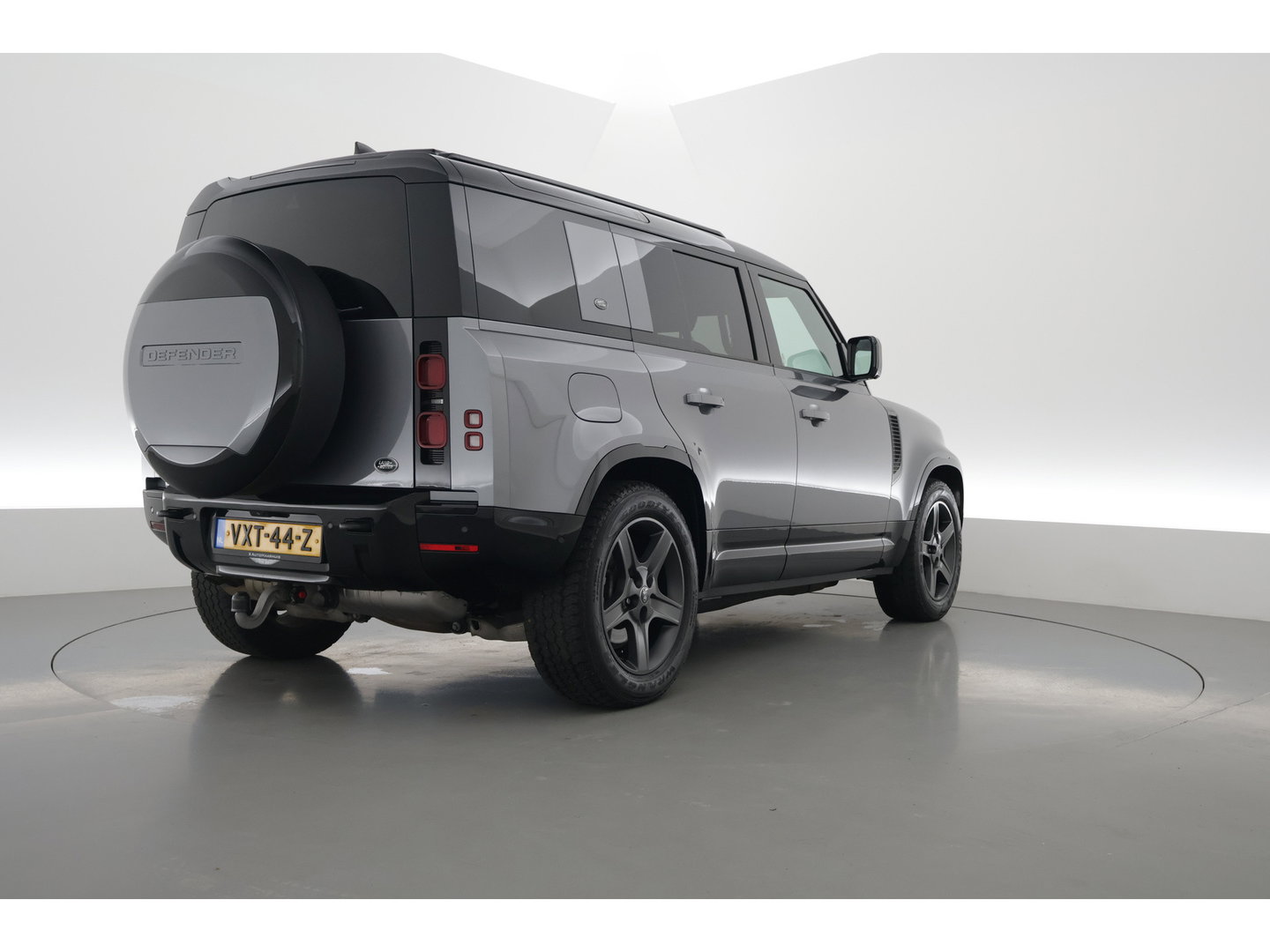 Land Rover Defender 3.0 D300 110 X-Dynamic - Grijs Kenteken | Luchtvering | Leder+Memory | Dig. Cockpit | 360*+PDC | Meridian | Nav+App.Connect | Winterpack | V