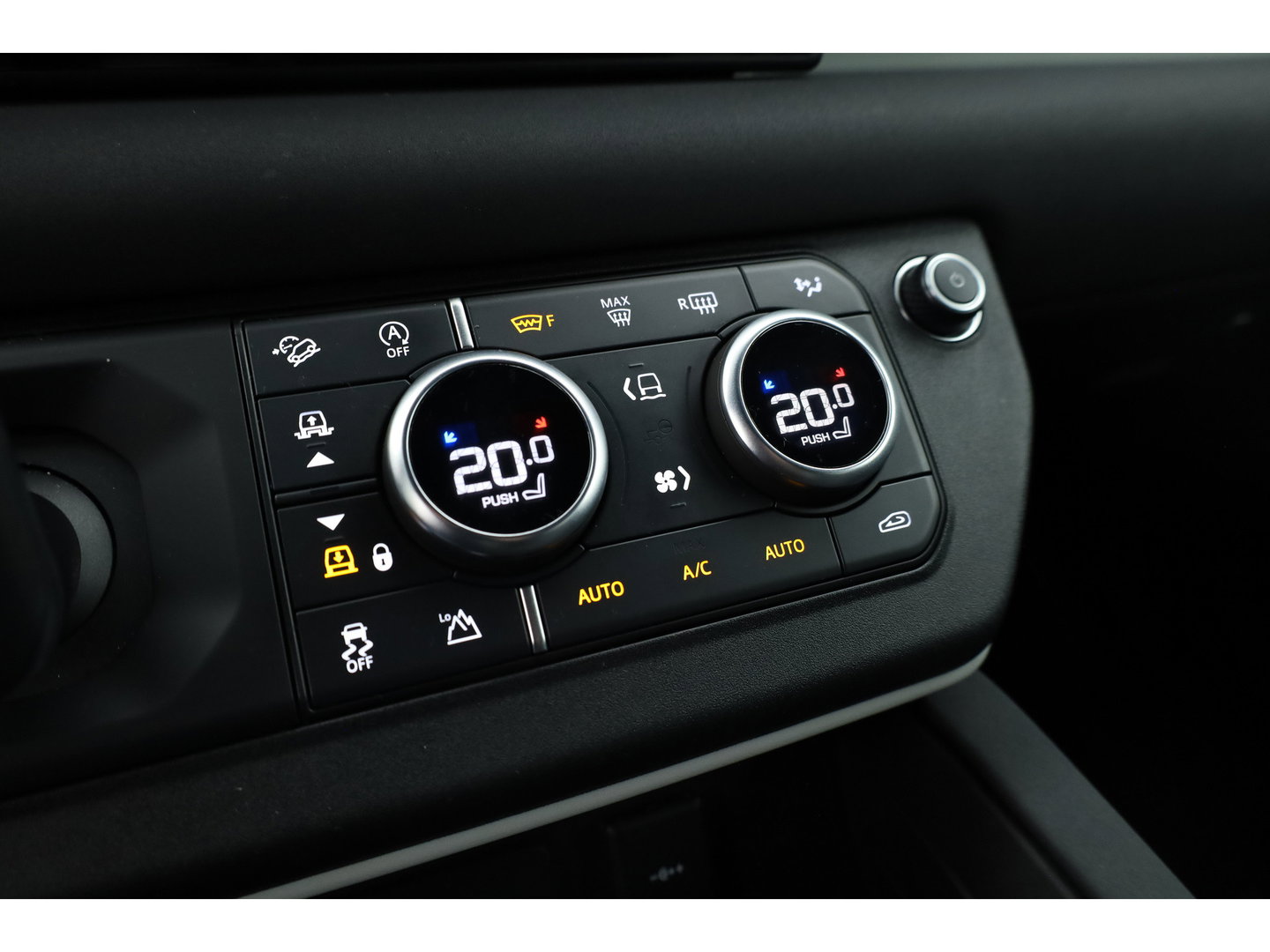 Land Rover Defender 3.0 D300 110 X-Dynamic - Grijs Kenteken | Luchtvering | Leder+Memory | Dig. Cockpit | 360*+PDC | Meridian | Nav+App.Connect | Winterpack | V