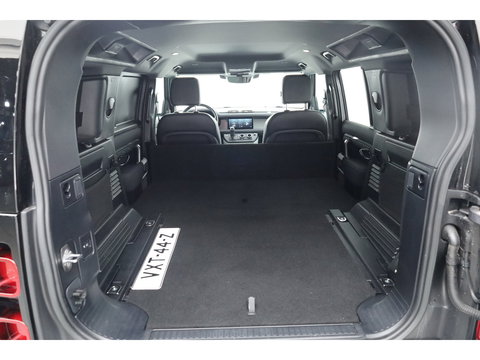 Land Rover Defender 3.0 D300 110 X-Dynamic - Grijs Kenteken | Luchtvering | Leder+Memory | Dig. Cockpit | 360*+PDC | Meridian | Nav+App.Connect | Winterpack | V