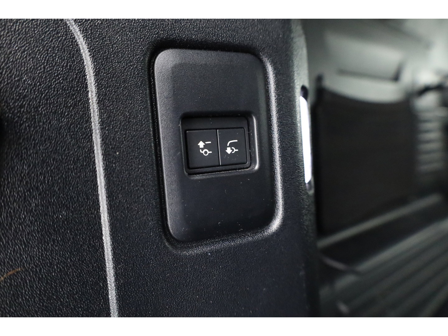 Land Rover Defender 3.0 D300 110 X-Dynamic - Grijs Kenteken | Luchtvering | Leder+Memory | Dig. Cockpit | 360*+PDC | Meridian | Nav+App.Connect | Winterpack | V