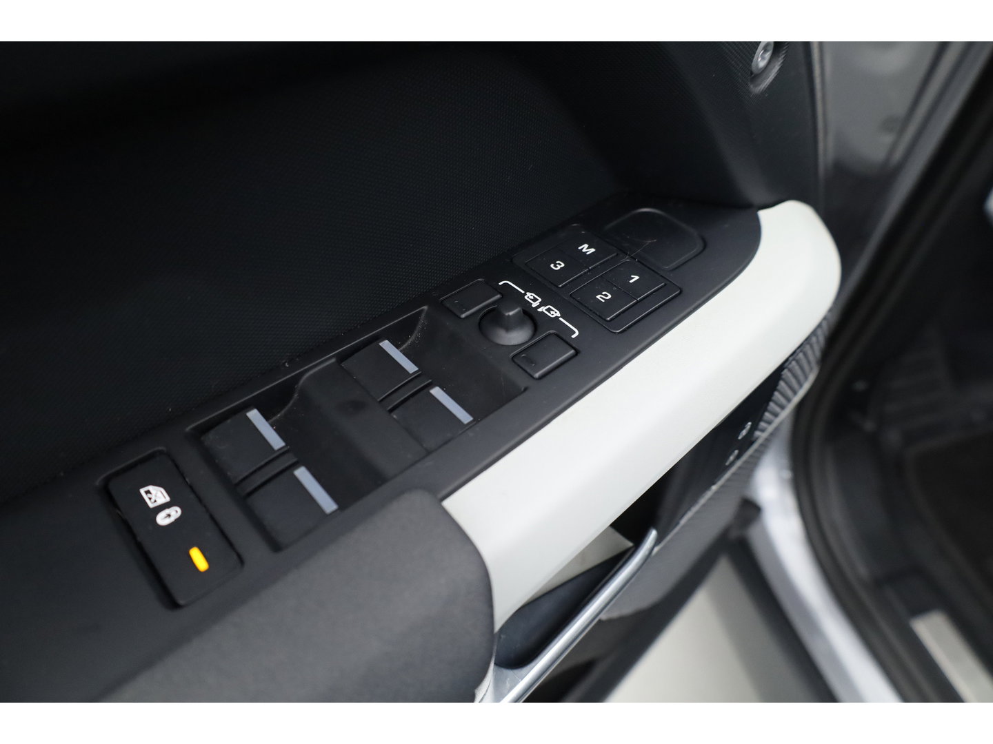 Land Rover Defender 3.0 D300 110 X-Dynamic - Grijs Kenteken | Luchtvering | Leder+Memory | Dig. Cockpit | 360*+PDC | Meridian | Nav+App.Connect | Winterpack | V