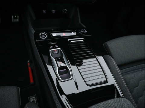 Audi A6 Avant e-tron S edition 83 kWh [ 3-Fase ] (INCL.BTW) *MATRIX-LED | LEATHER-FABRIC | ADAPTIVE-CRUISE | TOP-VIEW | BLINDSPOT | KEYLESS | MEMORY-PACK | WIDESCREEN-COCKPIT | PRIVACY-GLASS | SHIT-PADDLES | HEATED-SPORTSEATS | 21''ALU | TO