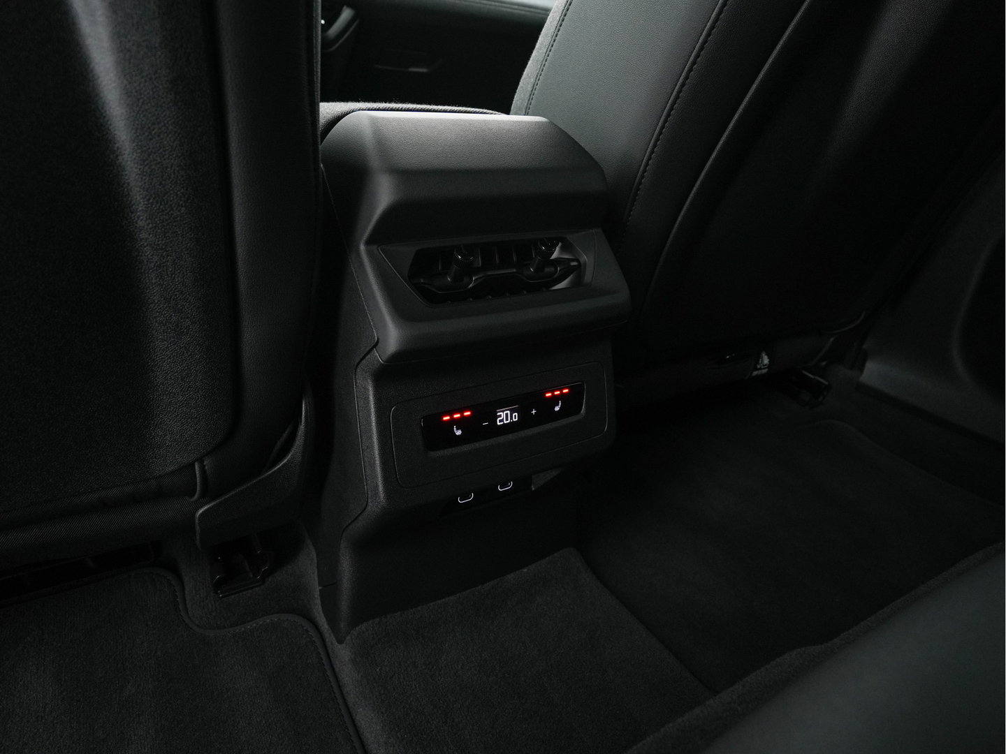 Audi A6 Avant e-tron S edition 83 kWh [ 3-Fase ] (INCL.BTW) *MATRIX-LED | LEATHER-FABRIC | ADAPTIVE-CRUISE | TOP-VIEW | BLINDSPOT | KEYLESS | MEMORY-PACK | WIDESCREEN-COCKPIT | PRIVACY-GLASS | SHIT-PADDLES | HEATED-SPORTSEATS | 21''ALU | TO