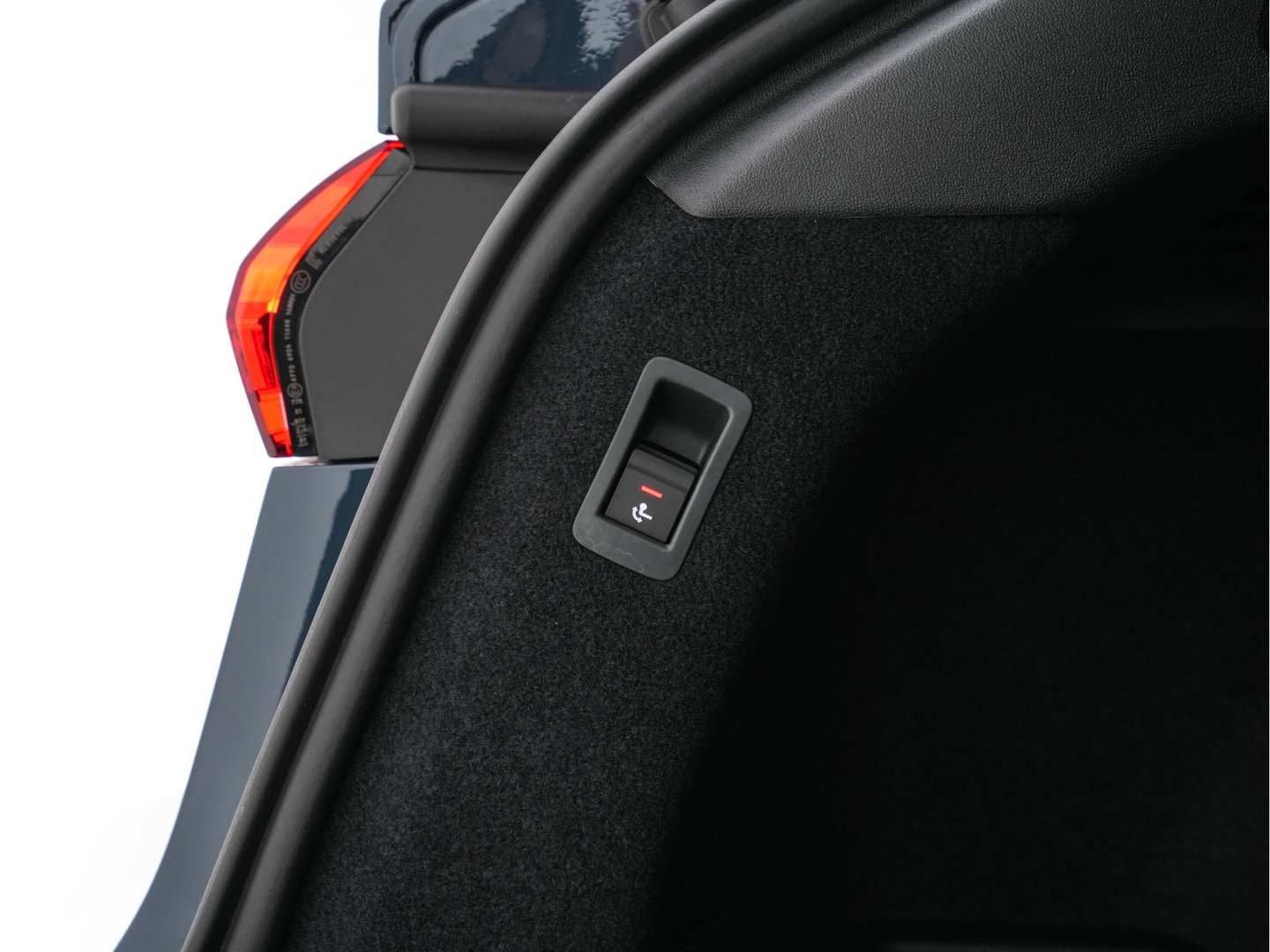 Audi A6 Avant e-tron S edition 83 kWh [ 3-Fase ] (INCL.BTW) *MATRIX-LED | LEATHER-FABRIC | ADAPTIVE-CRUISE | TOP-VIEW | BLINDSPOT | KEYLESS | MEMORY-PACK | WIDESCREEN-COCKPIT | PRIVACY-GLASS | SHIT-PADDLES | HEATED-SPORTSEATS | 21''ALU | TO