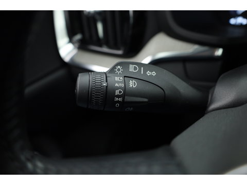 Volvo V60 2.0 T8 Inscription 455PK | SOH 94 % | Pano-dak | ACC | Elek. Trekhaak | Camera | Stoel + stuurverw. | 19 inch