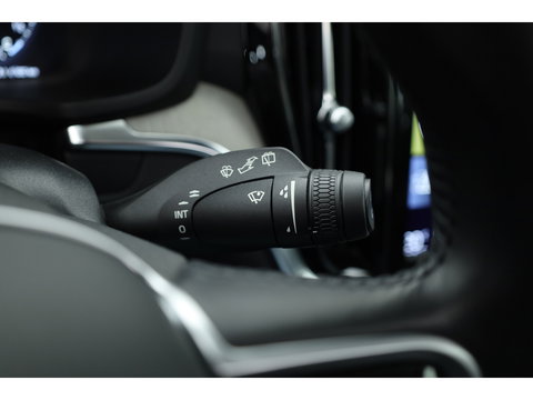 Volvo V60 2.0 T8 Inscription 455PK | SOH 94 % | Pano-dak | ACC | Elek. Trekhaak | Camera | Stoel + stuurverw. | 19 inch
