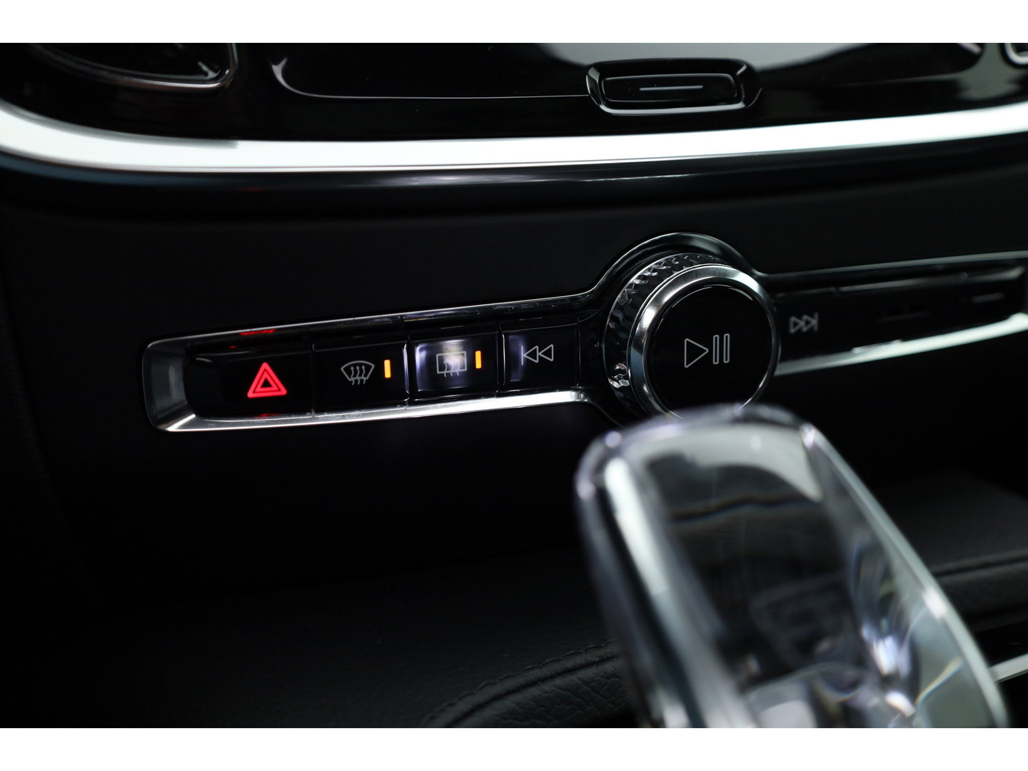 Volvo V60 2.0 T8 Inscription 455PK | SOH 94 % | Pano-dak | ACC | Elek. Trekhaak | Camera | Stoel + stuurverw. | 19 inch