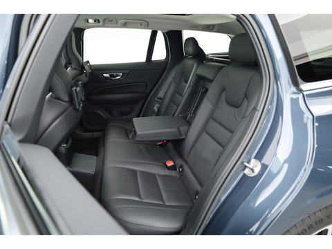 Volvo V60 2.0 T8 Inscription 455PK | SOH 94 % | Pano-dak | ACC | Elek. Trekhaak | Camera | Stoel + stuurverw. | 19 inch