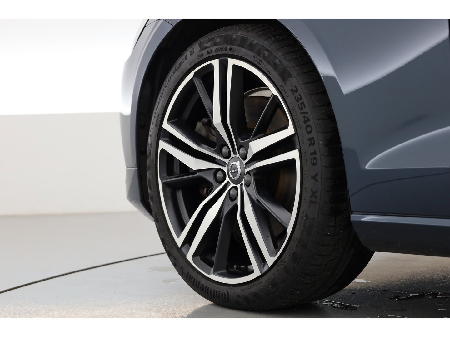 Volvo V60 2.0 T8 Inscription 455PK | SOH 94 % | Pano-dak | ACC | Elek. Trekhaak | Camera | Stoel + stuurverw. | 19 inch