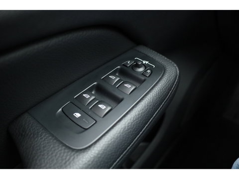 Volvo V60 2.0 T8 Inscription 455PK | SOH 94 % | Pano-dak | ACC | Elek. Trekhaak | Camera | Stoel + stuurverw. | 19 inch