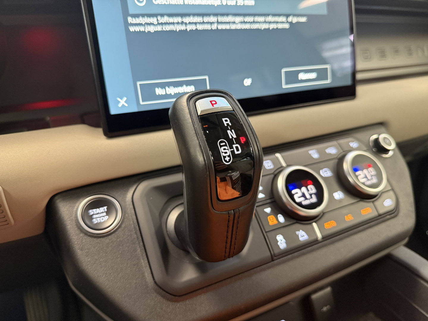 Land Rover Defender 110 P400e SE Heritage Leder Full-led Groot scherm Navigatie