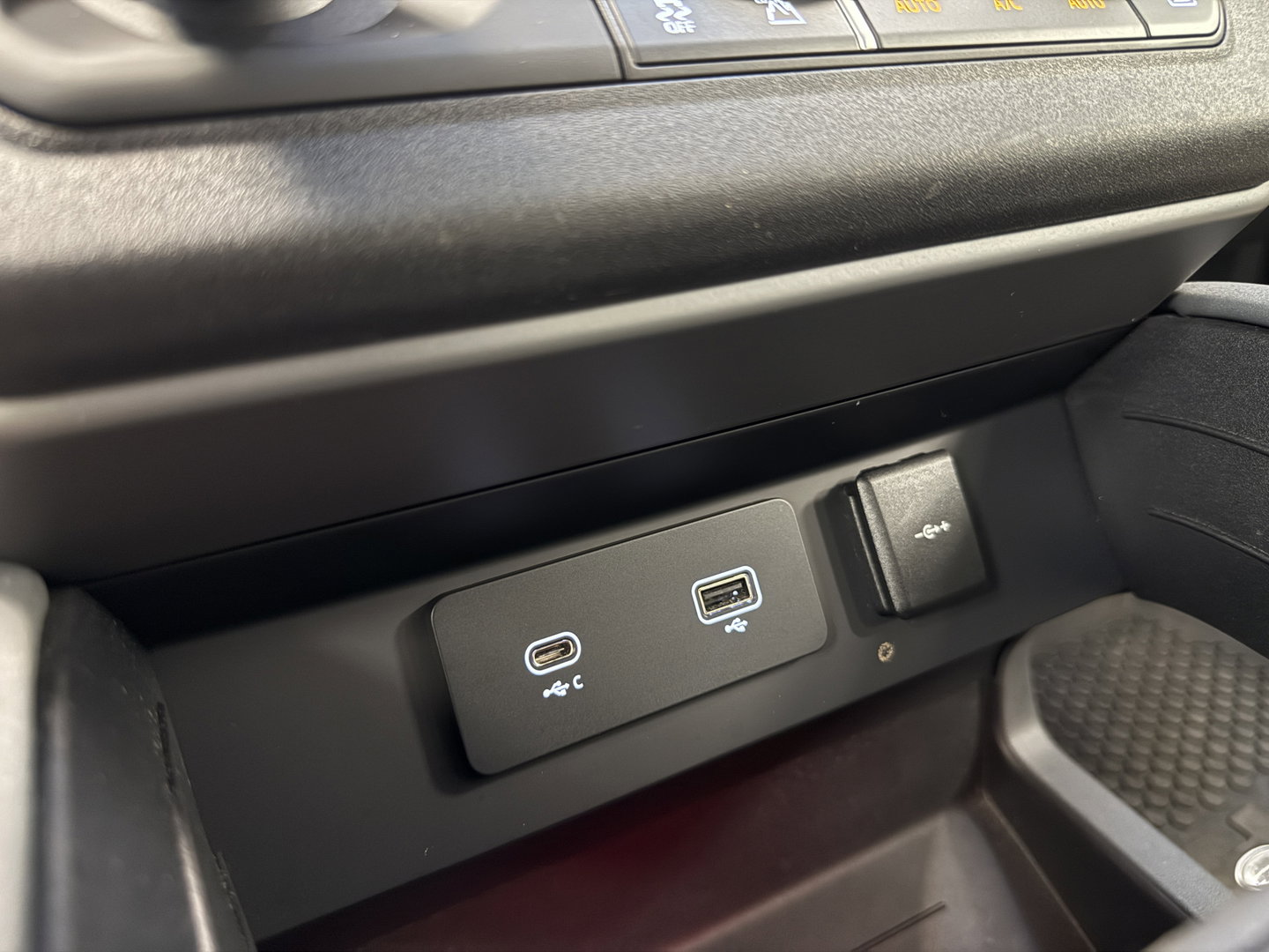 Land Rover Defender 110 P400e SE Heritage Leder Full-led Groot scherm Navigatie