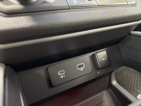 Land Rover Defender 110 P400e SE Heritage Leder Full-led Groot scherm Navigatie