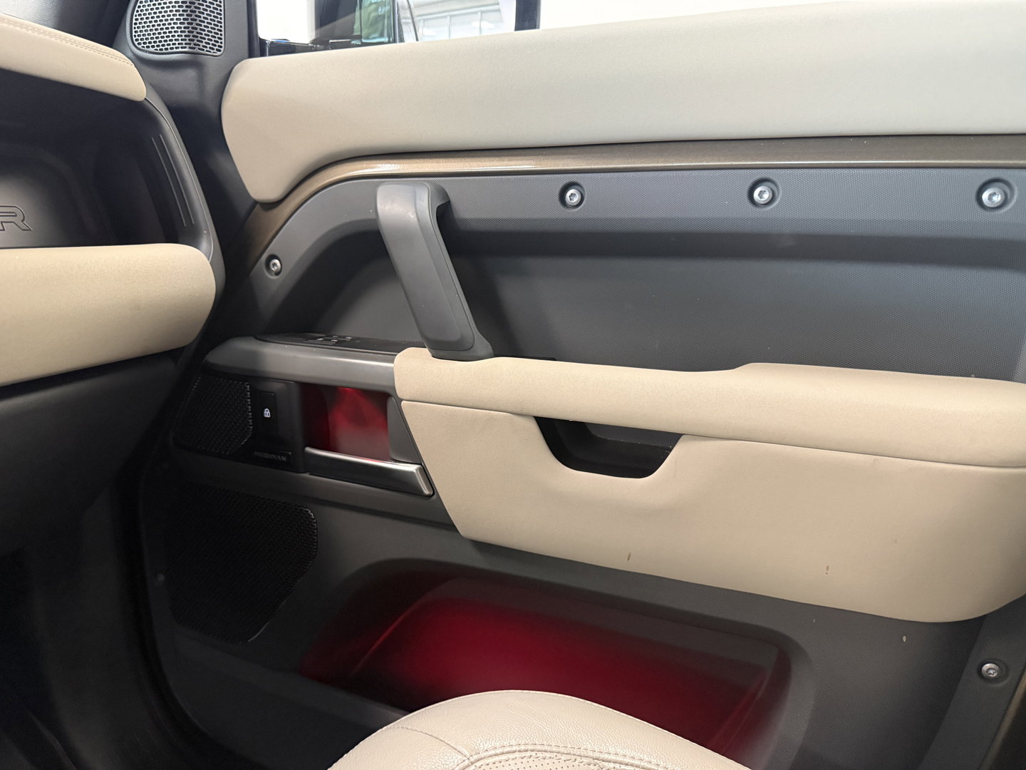 Land Rover Defender 110 P400e SE Heritage Leder Full-led Groot scherm Navigatie