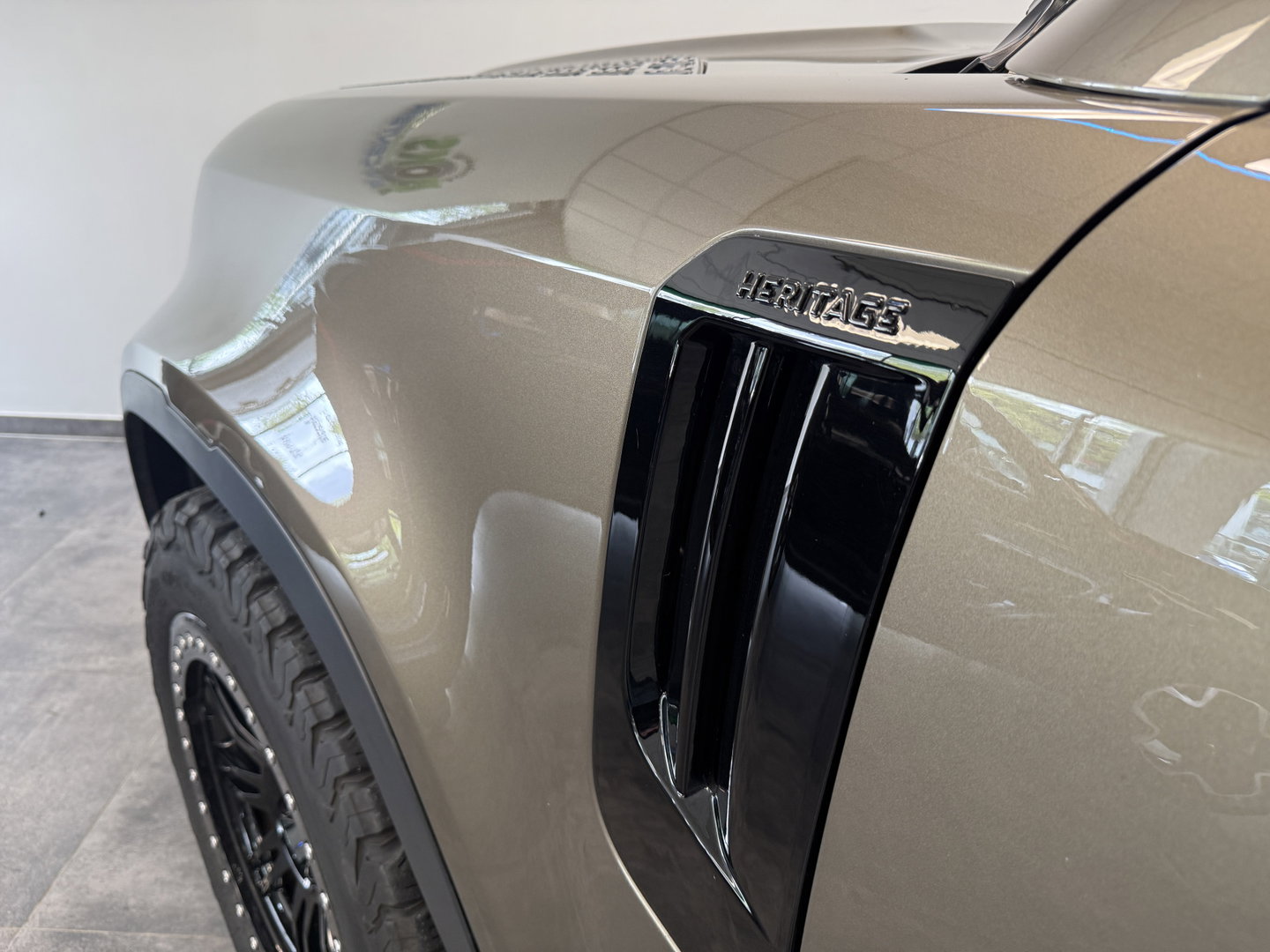 Land Rover Defender 110 P400e SE Heritage Leder Full-led Groot scherm Navigatie