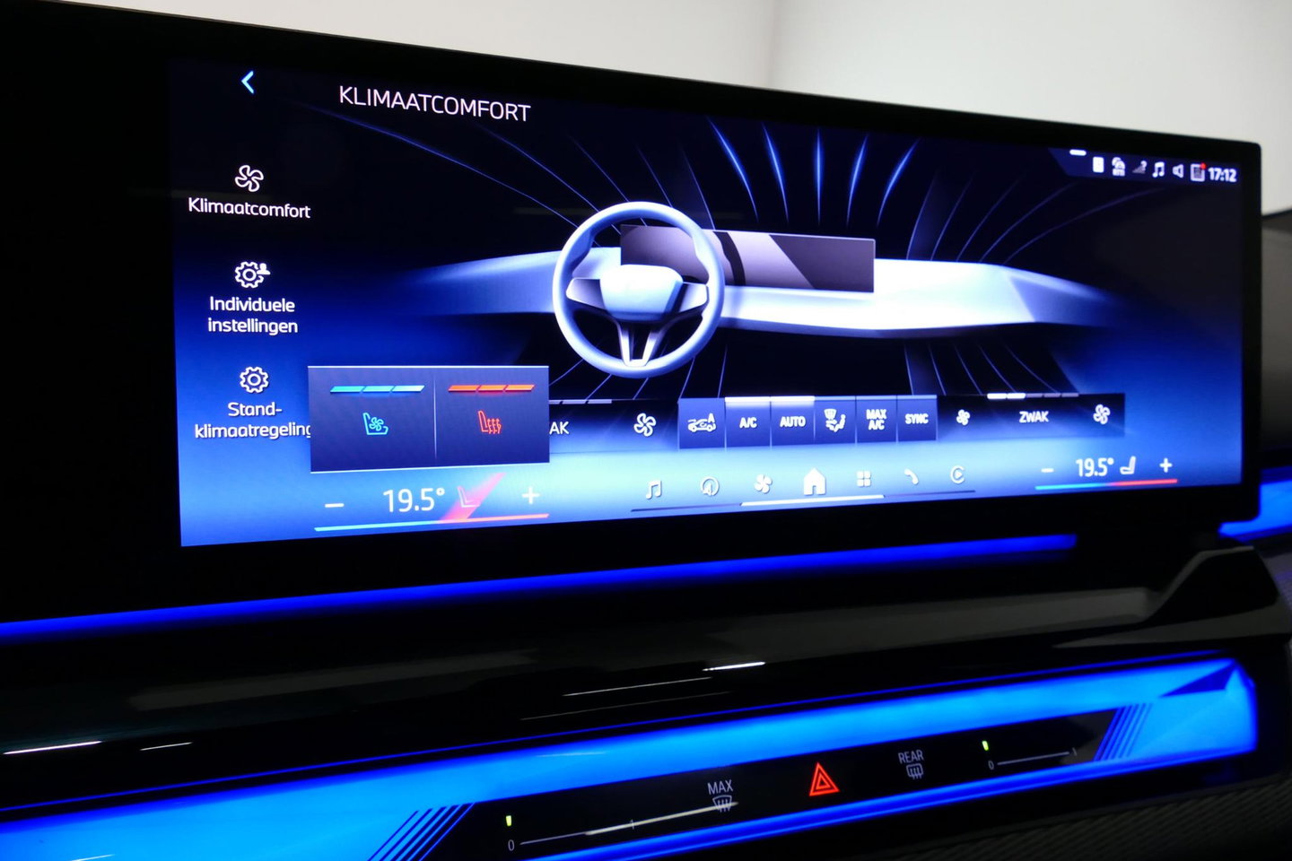 BMW 5 Serie 530e M Sport Edition / M5 Look / M Sport Bodykit / Panoramadak / Stoelkoeling & -verwarming / Iconic Glow / Harman Kardon / Elektr. verstelbare voorstoelen (links memory) / HUD / Rondomzichtcamera / Apple Carplay - Android Auto / Achterbank verwarming / D