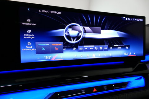 BMW 5 Serie 530e M Sport Edition / M5 Look / M Sport Bodykit / Panoramadak / Stoelkoeling & -verwarming / Iconic Glow / Harman Kardon / Elektr. verstelbare voorstoelen (links memory) / HUD / Rondomzichtcamera / Apple Carplay - Android Auto / Achterbank verwarming / D